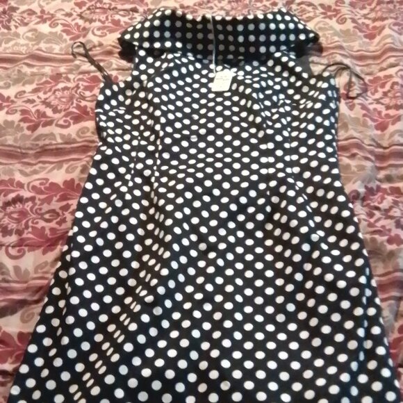 Dresses & Skirts - Polka dot dress by Tahari